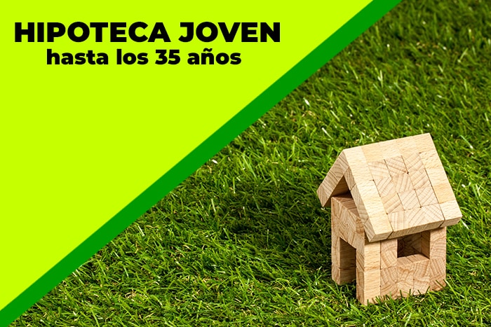 imagen de una casa de madera sobre el céspec